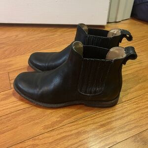 Frye Chelsea black leather boot women’s size 7